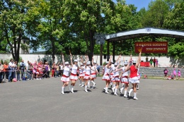 Princezny - mažoretky z Hluboké nad Vltavou - 2012 05. 19. - O májovou korunku Jemnice