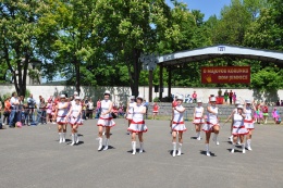 Princezny - mažoretky z Hluboké nad Vltavou - 2012 05. 19. - O májovou korunku Jemnice