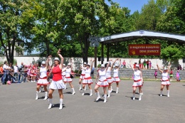 Princezny - mažoretky z Hluboké nad Vltavou - 2012 05. 19. - O májovou korunku Jemnice