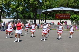 Princezny - mažoretky z Hluboké nad Vltavou - 2012 05. 19. - O májovou korunku Jemnice