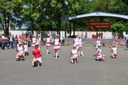 Princezny - mažoretky z Hluboké nad Vltavou - 2012 05. 19. - O májovou korunku Jemnice