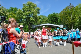 Princezny - mažoretky z Hluboké nad Vltavou - 2012 05. 19. - O májovou korunku Jemnice