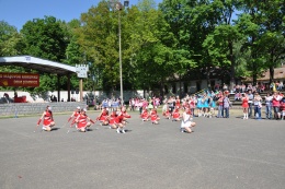 Princezny - mažoretky z Hluboké nad Vltavou - 2012 05. 19. - O májovou korunku Jemnice