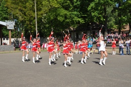 Princezny - mažoretky z Hluboké nad Vltavou - 2012 05. 19. - O májovou korunku Jemnice