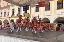 Princezny - mažoretky z Hluboké nad Vltavou - 2012 05. 26. - O střevíček z pohádkové Telče