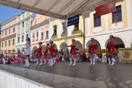 Princezny - mažoretky z Hluboké nad Vltavou - 2012 05. 26. - O střevíček z pohádkové Telče