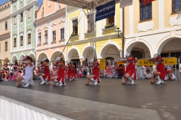 Princezny - mažoretky z Hluboké nad Vltavou - 2012 05. 26. - O střevíček z pohádkové Telče