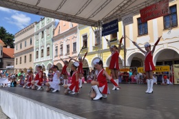 Princezny - mažoretky z Hluboké nad Vltavou - 2012 05. 26. - O střevíček z pohádkové Telče