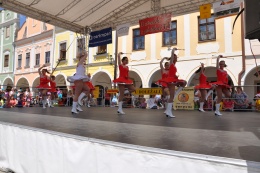 Princezny - mažoretky z Hluboké nad Vltavou - 2012 05. 26. - O střevíček z pohádkové Telče