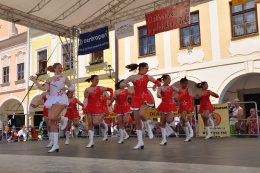 Princezny - mažoretky z Hluboké nad Vltavou - 2012 05. 26. - O střevíček z pohádkové Telče