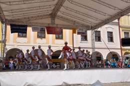 Princezny - mažoretky z Hluboké nad Vltavou - 2012 05. 26. - O střevíček z pohádkové Telče