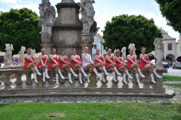 Princezny - mažoretky z Hluboké nad Vltavou - 2012 05. 26. - O střevíček z pohádkové Telče