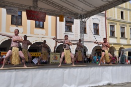 Princezny - mažoretky z Hluboké nad Vltavou - 2012 05. 26. - O střevíček z pohádkové Telče