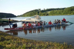 Princezny - mažoretky z Hluboké nad Vltavou - 2012 06. 29. - Andílci trénují na dračí lodě