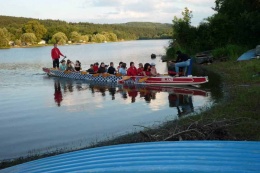 Princezny - mažoretky z Hluboké nad Vltavou - 2012 06. 29. - Andílci trénují na dračí lodě