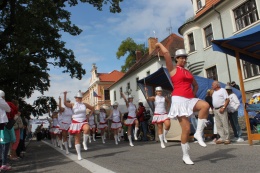 Princezny - mažoretky z Hluboké nad Vltavou - 2012 09. 15. - Slavnosti vína