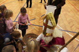 Princezny - mažoretky z Hluboké nad Vltavou - 2012 12. 04. - Mažomikuláš